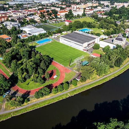 Hotel Active Stadium Ловосіце Екстер'єр фото